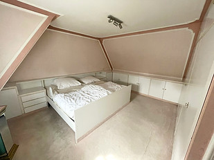 Schlafzimmer_edited.jpg
